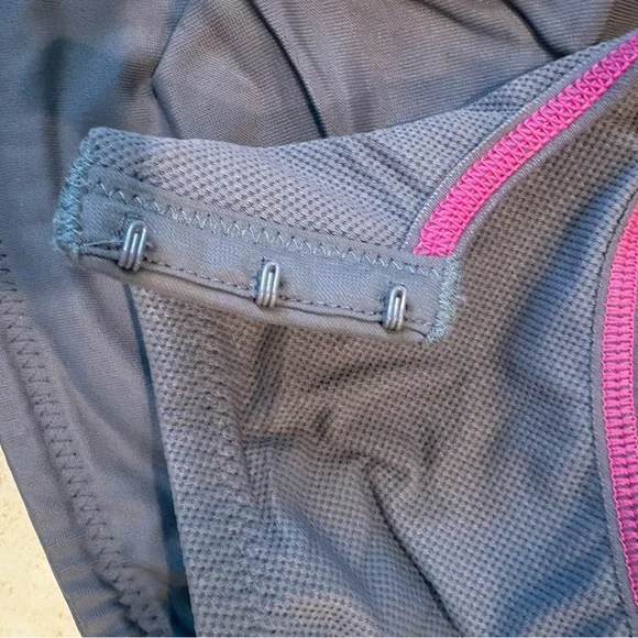 Wacoal Gray/Purple Full figure Support Underwire Sports Bra US 38D - Picture 8 of 9